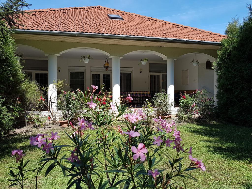 Fertodi Kuria Vendeghaz Hotel Exterior foto